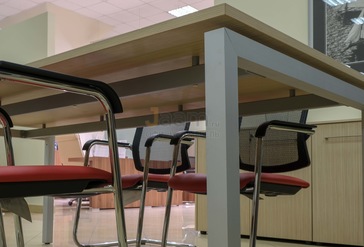 Стол для переговоров Reventon